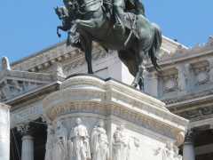 Piazza Venezia - statue of Vittorio Emanuele