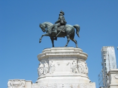 Piazza Venezia - statue of Vittorio Emanuele1